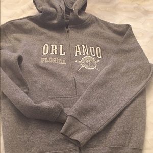 Sweatershirt. zipper EUO